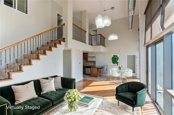 $329,000 | 600 Admiral Boulevard, Unit 407, Kansas City, MO 64106