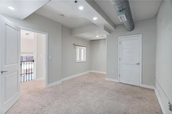 $329,000 | 600 Admiral Boulevard, Unit 407, Kansas City, MO 64106