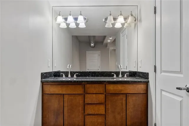 $375,000 | 600 Admiral Boulevard, Unit 407, Kansas City, MO 64106