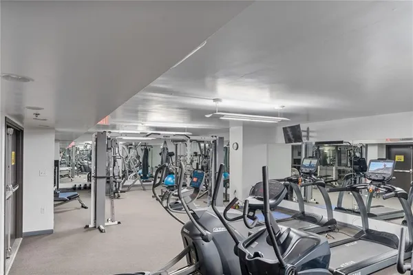 $329,000 | 600 Admiral Boulevard, Unit 407, Kansas City, MO 64106