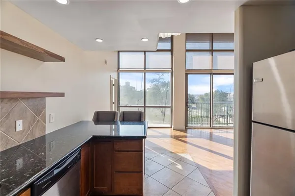 $329,000 | 600 Admiral Boulevard, Unit 407, Kansas City, MO 64106