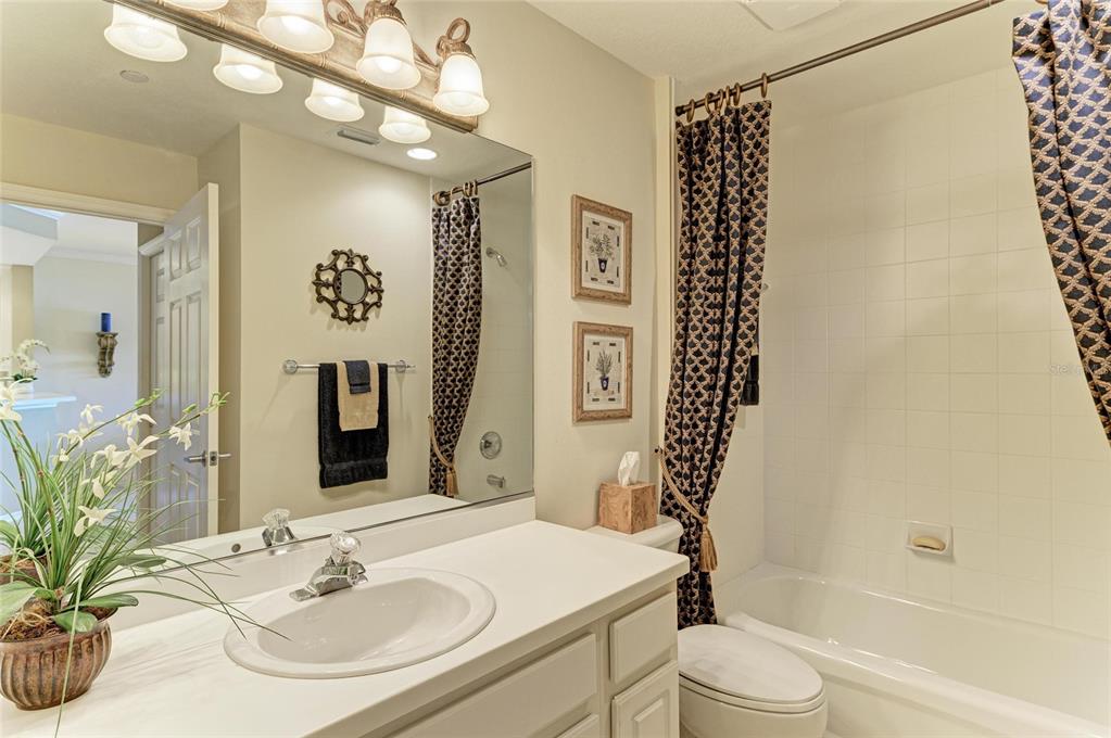 8422 Wethersfield Run, Unit 103 Lakewood Ranch, FL 34202 - Photo 33 of 99