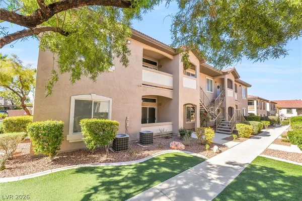 $1,700 | 2305 West Horizon Ridge Parkway, Unit 1011, Henderson, NV 89052
