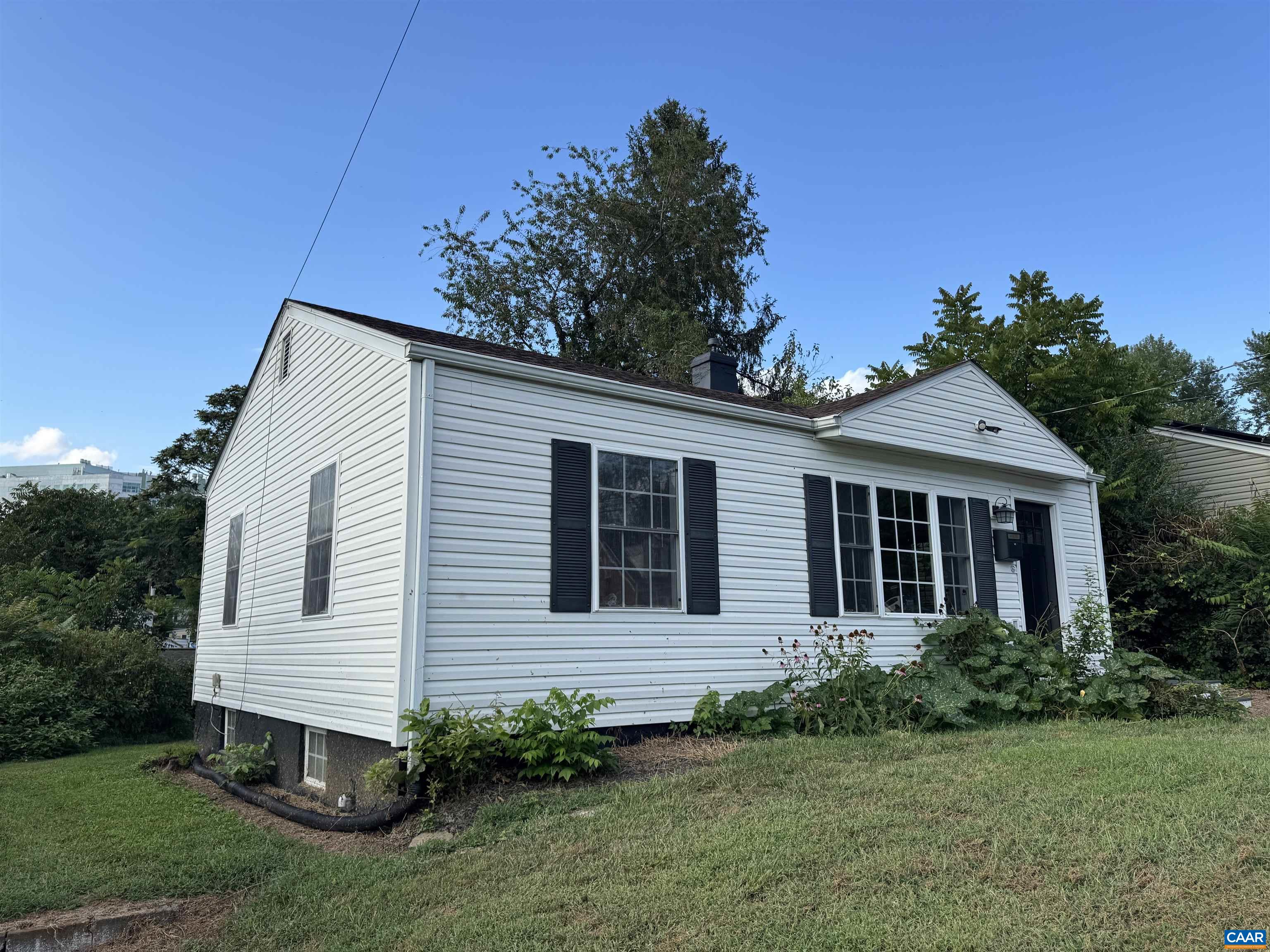 1015 Cherry Avenue Charlottesville, VA 22903 - Photo 3 of 12 Side view of home