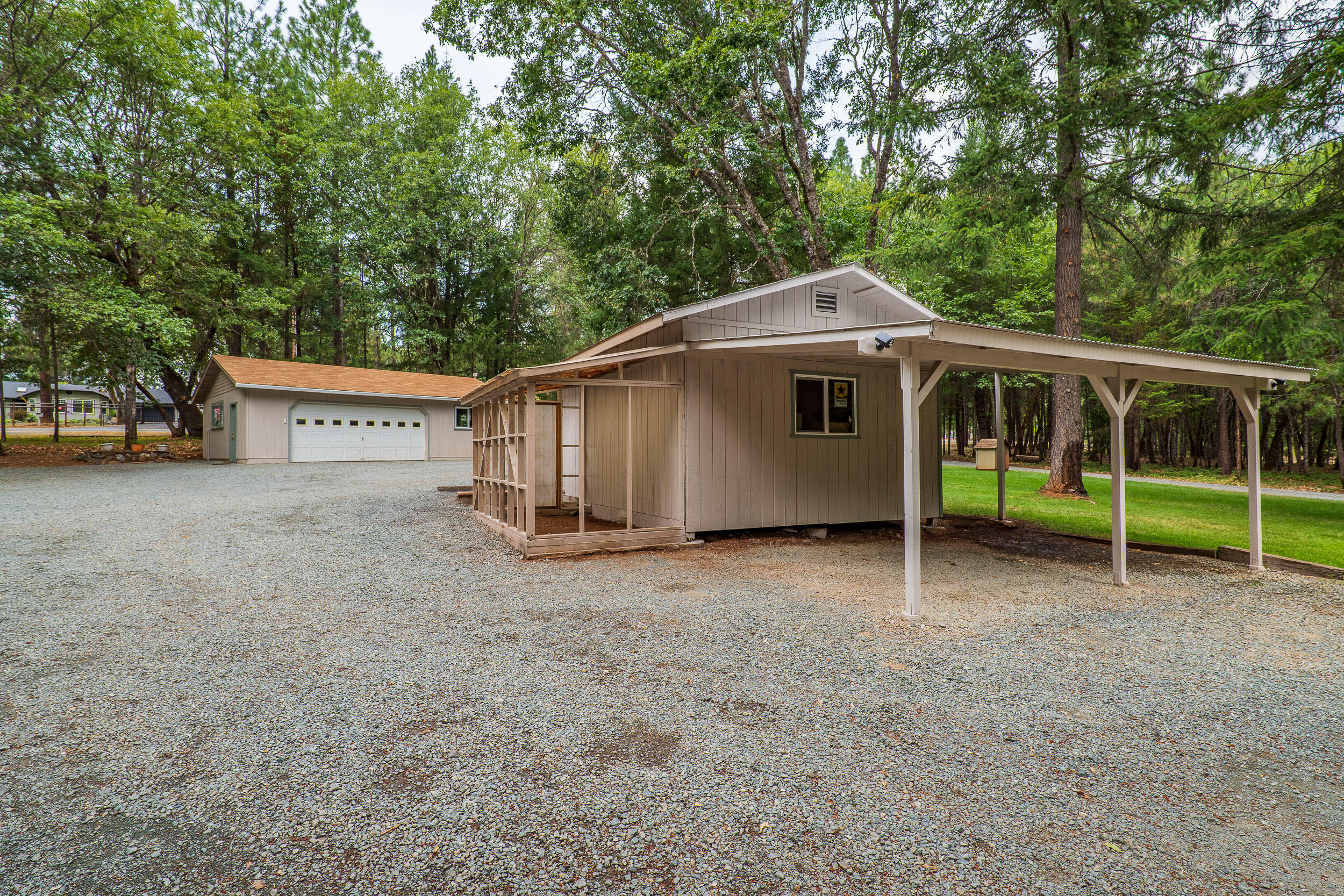 2175 Russell Road Grants Pass, OR 97526 - Photo 31 of 35 2175RusselRd-033