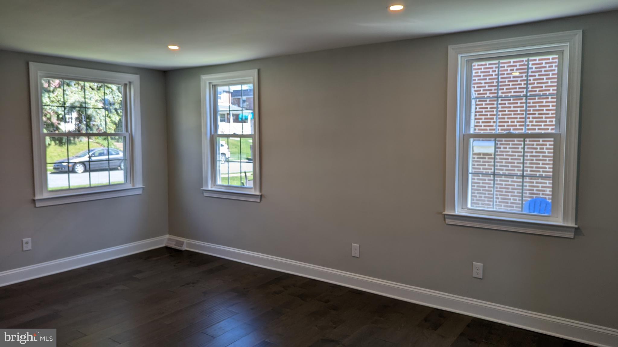 731 Michell Street Ridley Park, PA 19078 - Photo 5 of 32 Living Room