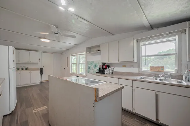 $1,500 | 2316 Green Meadows Drive, Sealy, TX 77474