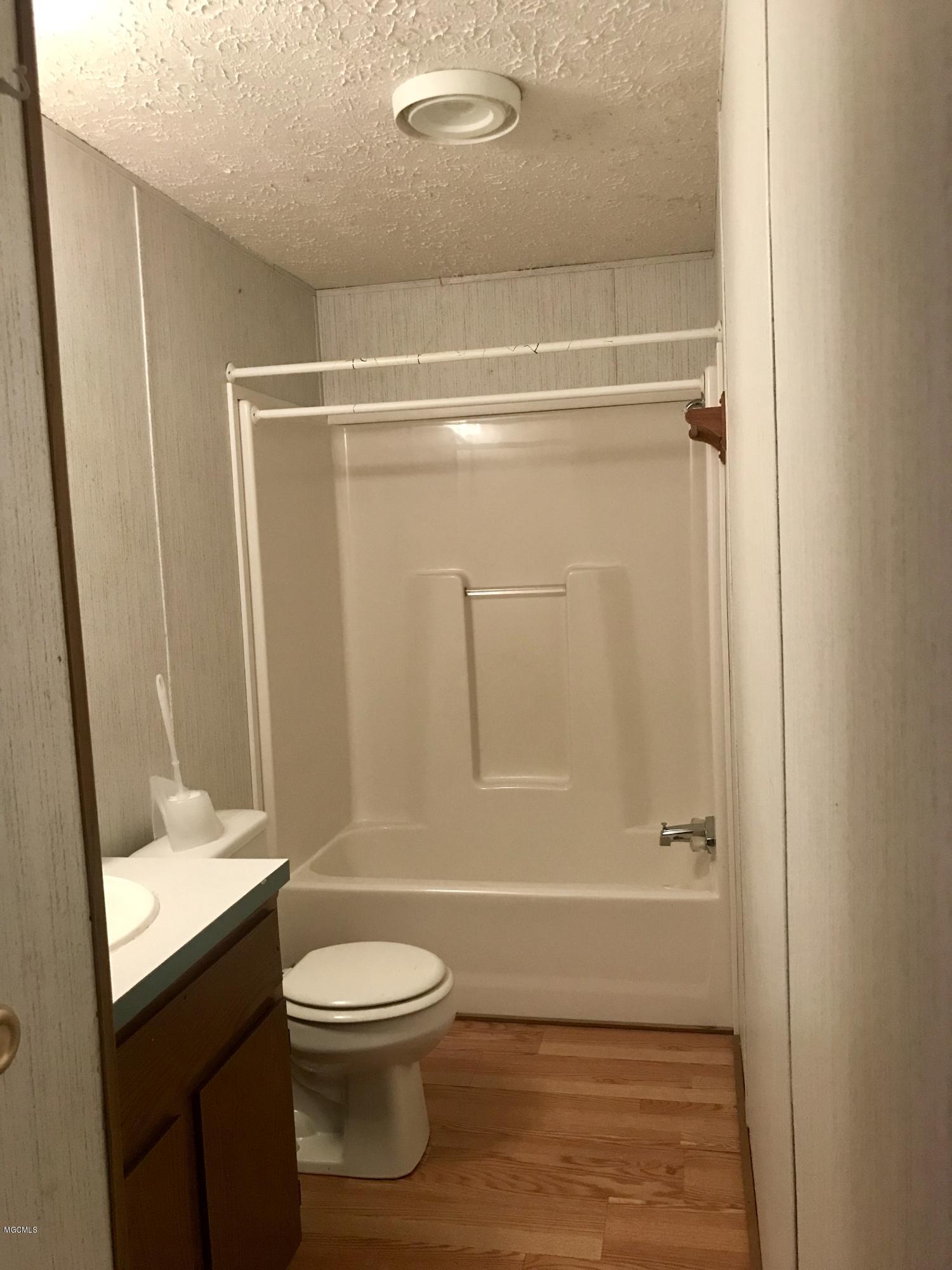 68 Ponderosa Road Wiggins, MS 39577 - Photo 14 of 17 Guest Bathroom