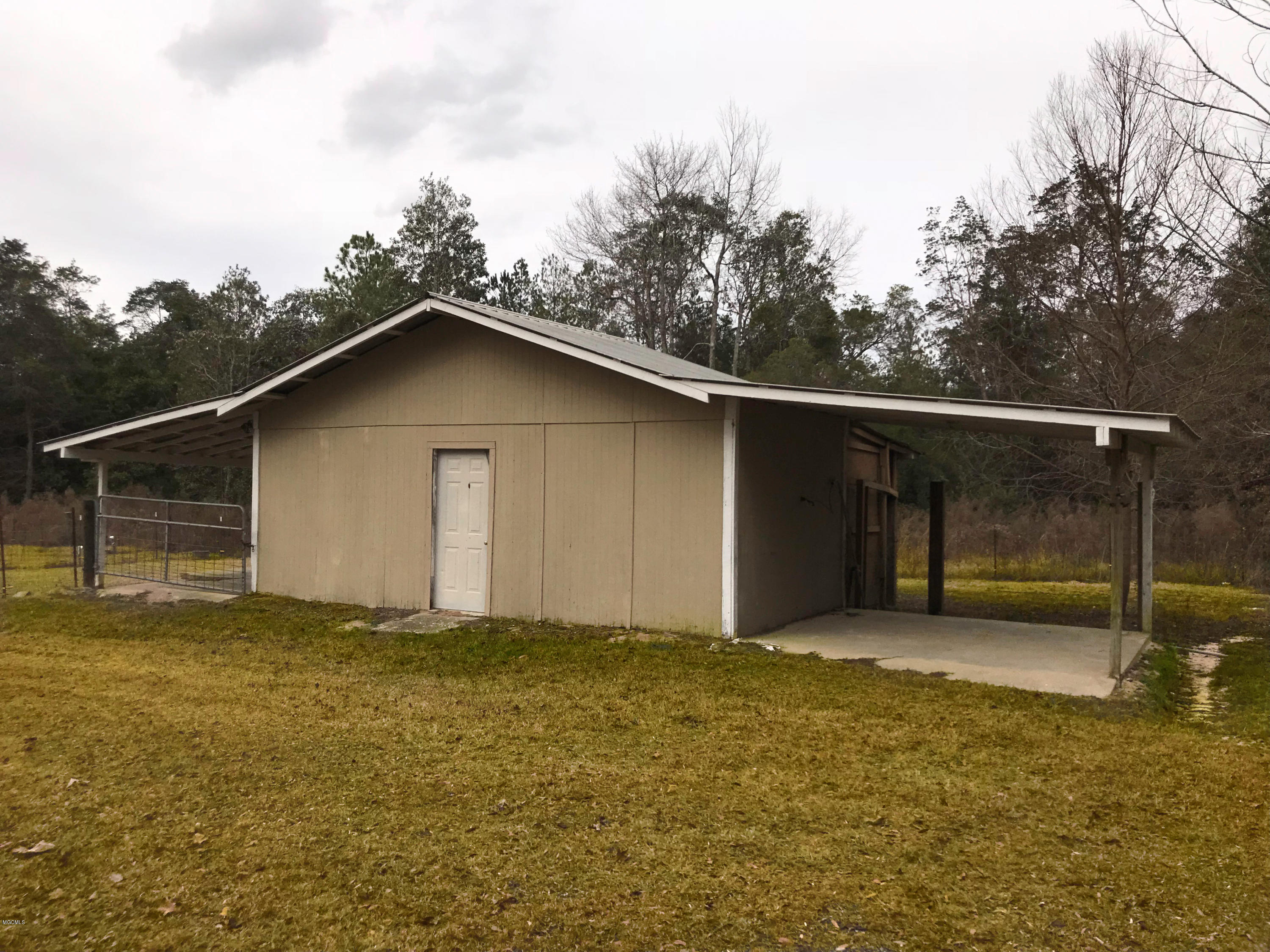 68 Ponderosa Road Wiggins, MS 39577 - Photo 4 of 17 Shop