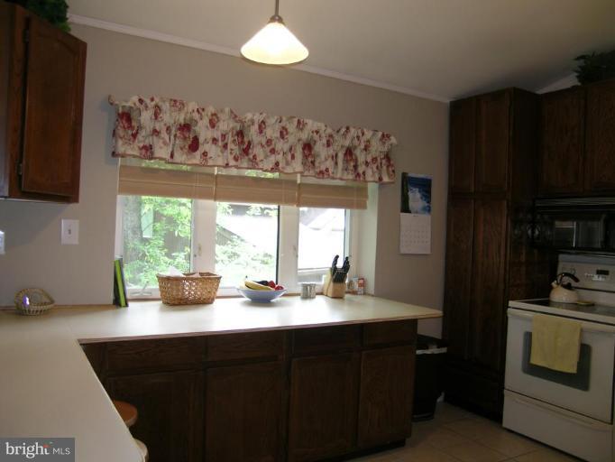 5 Shilling Court Silver Spring, MD 20906 - Photo 6 of 17 Kitchen