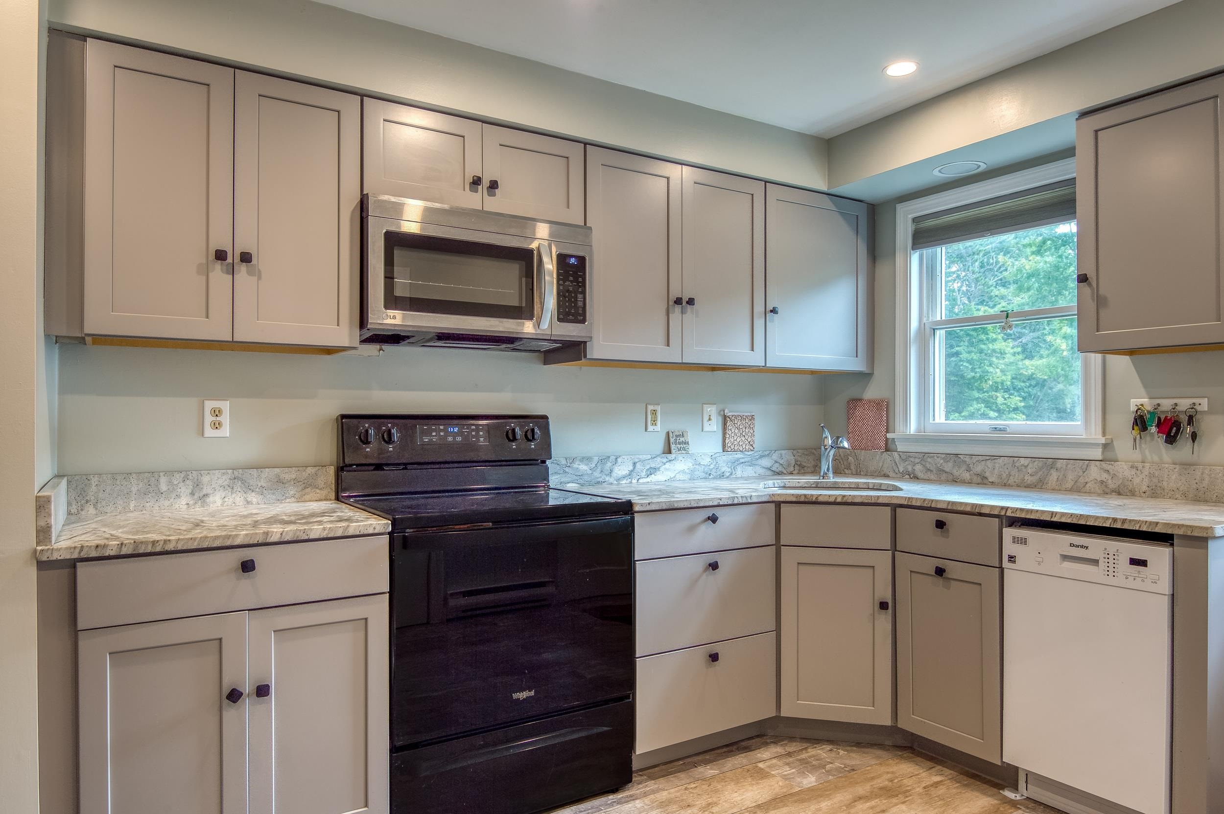 78 Saco Pines Way, Unit 9 Center Conway, NH 03813 - Photo 3 of 37