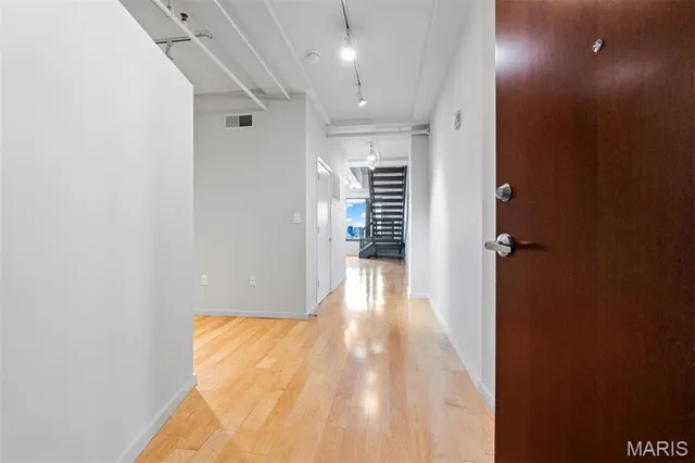 $3,750 | 915 Olive Street, Unit 1606, St. Louis, MO 63101