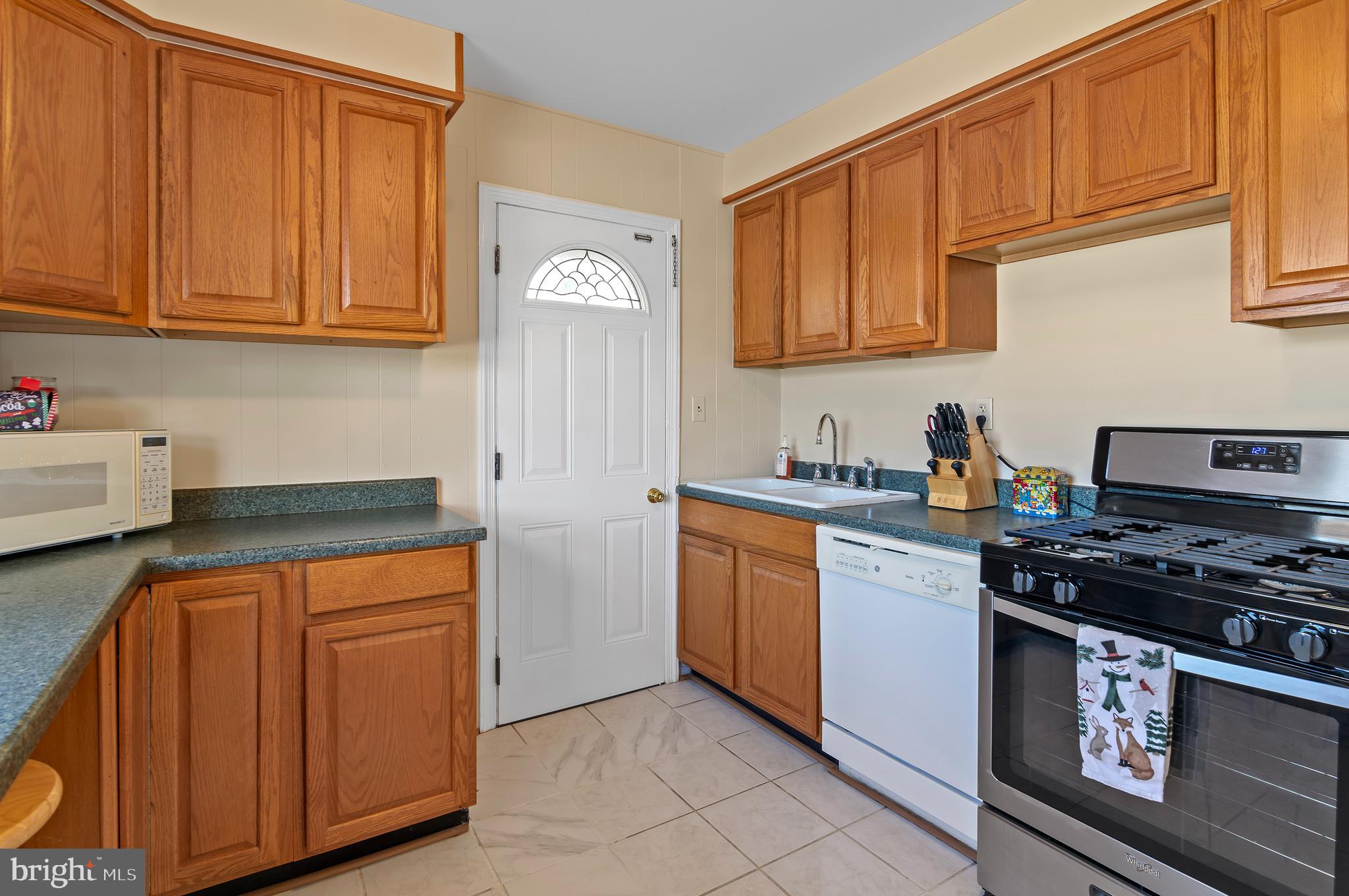7773 Emerson Road Hyattsville, MD 20784 - Photo 11 of 25 Gallery Image 11