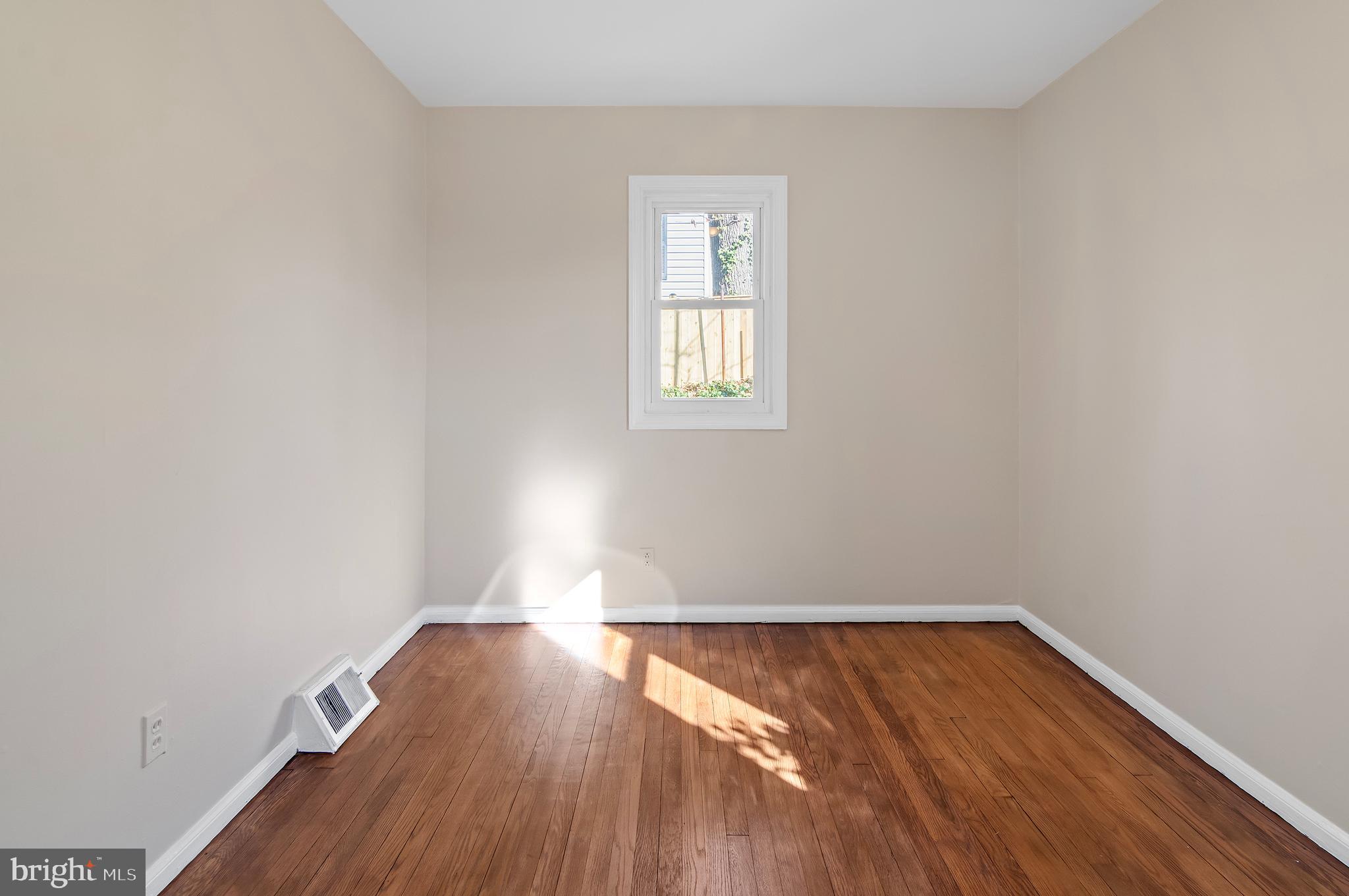 7773 Emerson Road Hyattsville, MD 20784 - Photo 13 of 25 Gallery Image 13