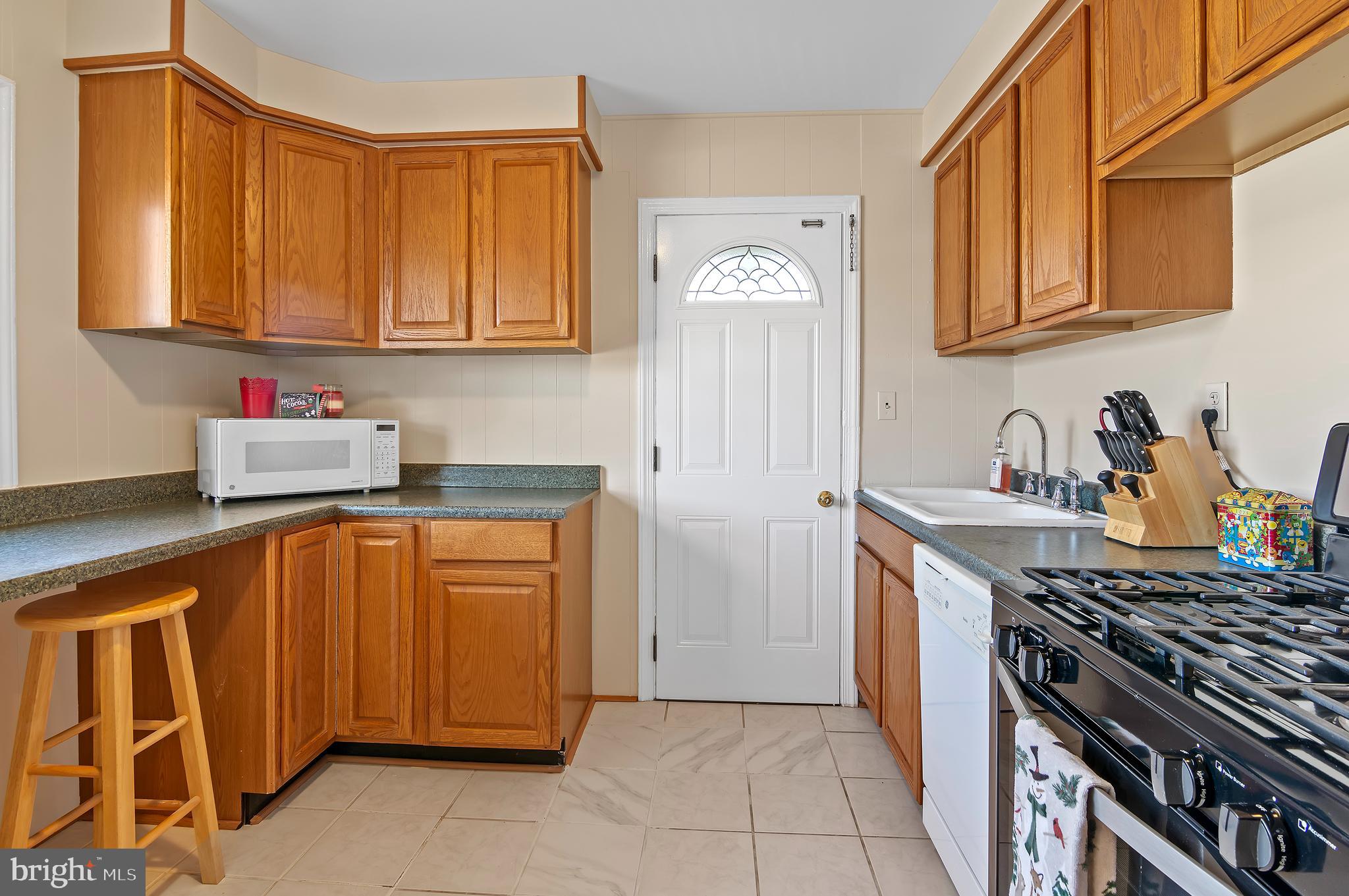 7773 Emerson Road Hyattsville, MD 20784 - Photo 8 of 25 Gallery Image 8