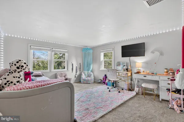 $650,000 | 1100 South Valley Forge Road, Lansdale, PA 19446