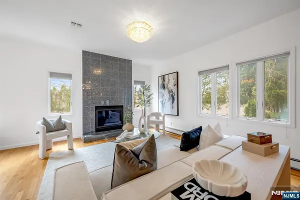 $1,595,000 | 177 Lawson Place, Paramus, NJ 07652