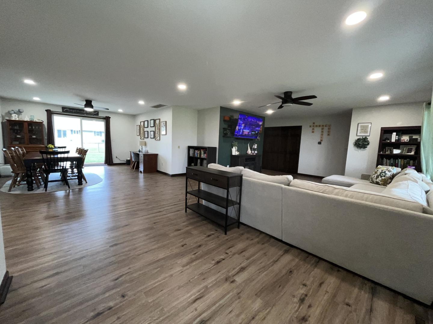57 Jibby Estates Sullivan, IL 61951 - Photo 4 of 16 a living room with furniture and a wooden floor