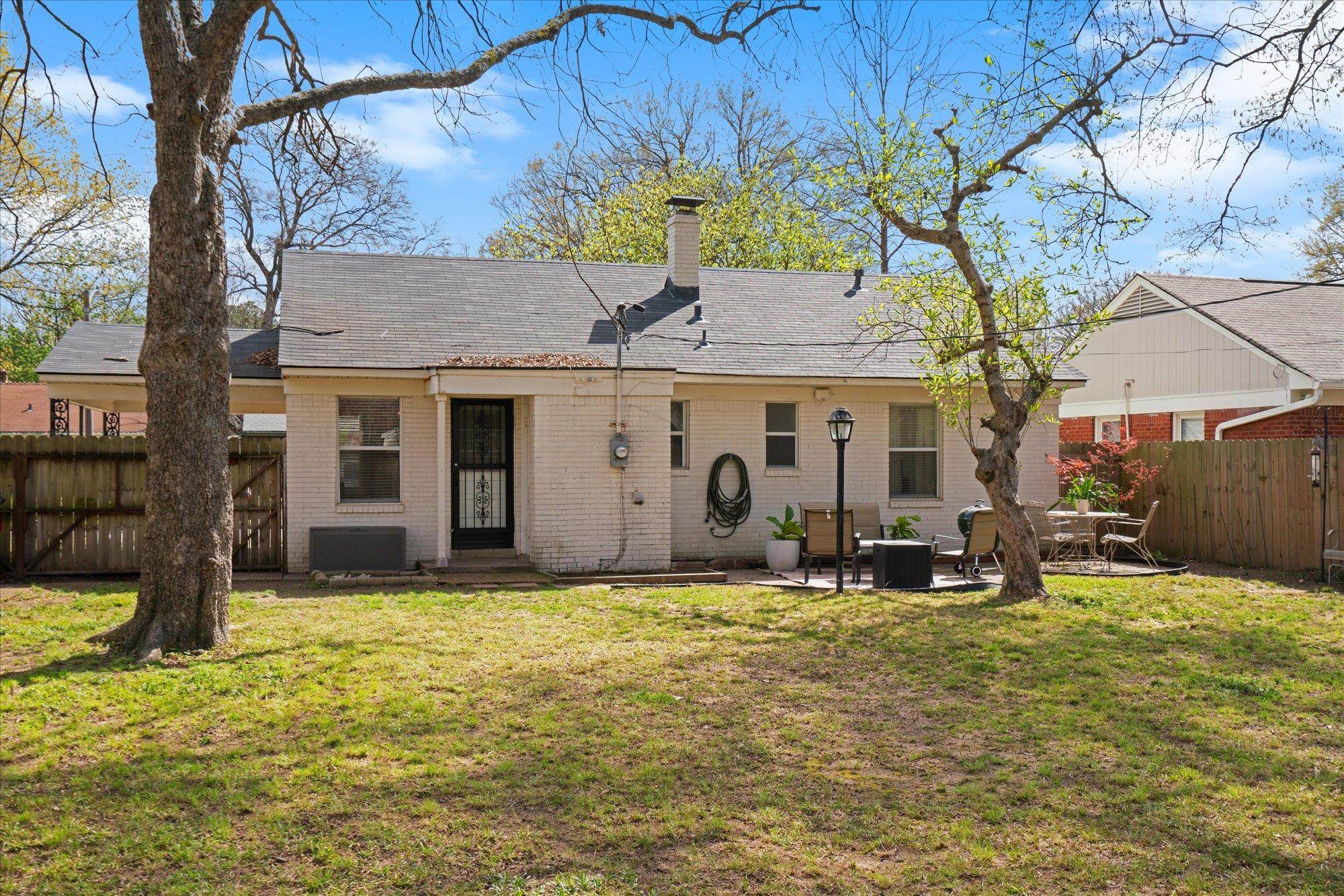 1529 Welsh Road Memphis, TN 38117 - Photo 27 of 27 a view of a house with pool and sitting area