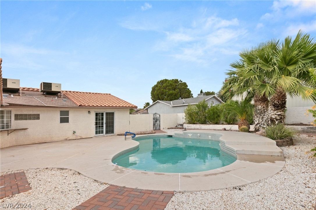 1920 Roan Road Henderson, NV 89002 - Photo 8 of 38 Gallery Image 8