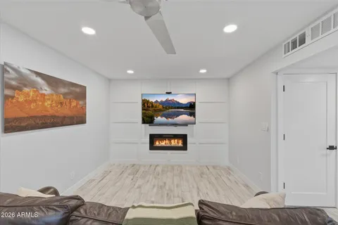 $790,000 | 3929 East Mercer Lane, Phoenix, AZ 85028