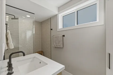 $790,000 | 3929 East Mercer Lane, Phoenix, AZ 85028