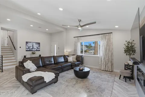 $790,000 | 3929 East Mercer Lane, Phoenix, AZ 85028