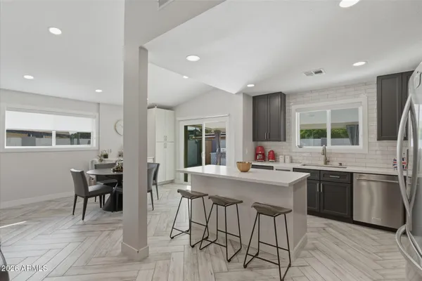 $790,000 | 3929 East Mercer Lane, Phoenix, AZ 85028