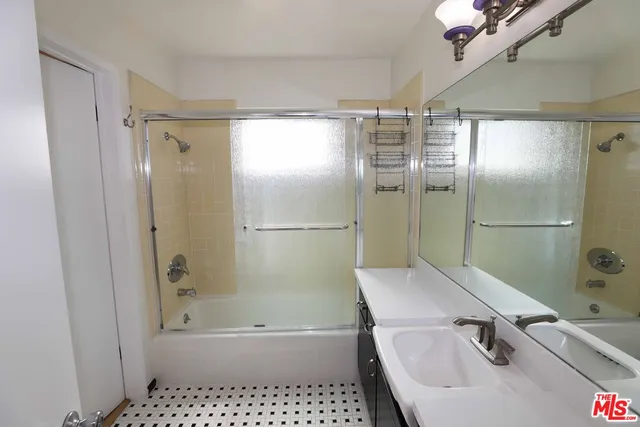 $3,650 | 1025 South Sherbourne Drive, Unit 4, Los Angeles, CA 90035