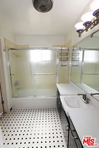 $3,650 | 1025 South Sherbourne Drive, Unit 4, Los Angeles, CA 90035