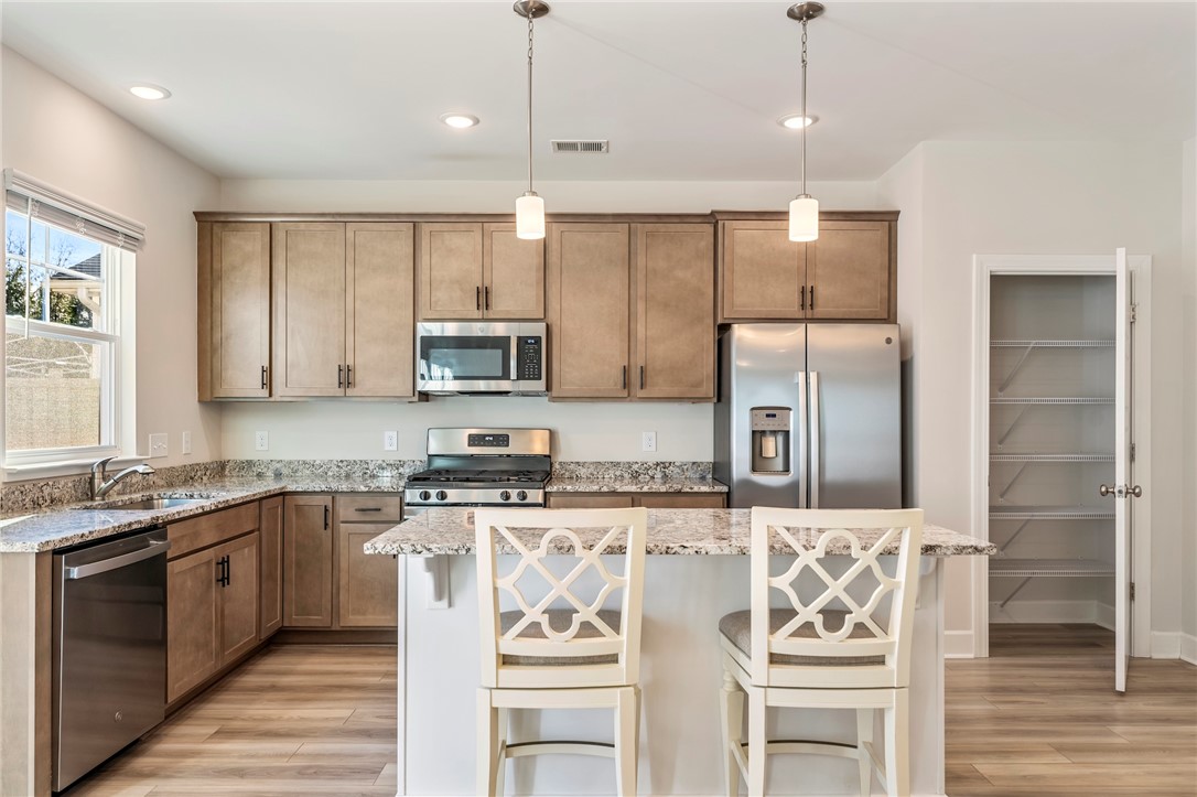 204 Ridgepark Lane Greenville, SC 29607 - Photo 15 of 39