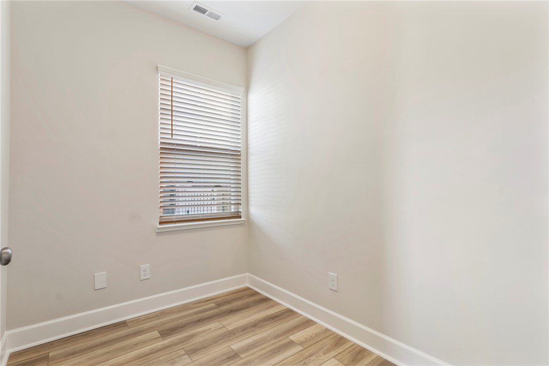 204 Ridgepark Lane Greenville, SC 29607 - Photo 6 of 39