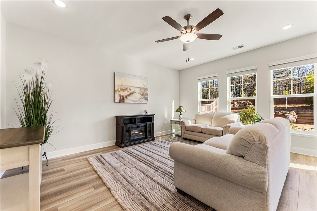 204 Ridgepark Lane Greenville, SC 29607 - Photo 8 of 39