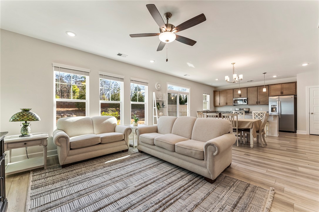 204 Ridgepark Lane Greenville, SC 29607 - Photo 9 of 39