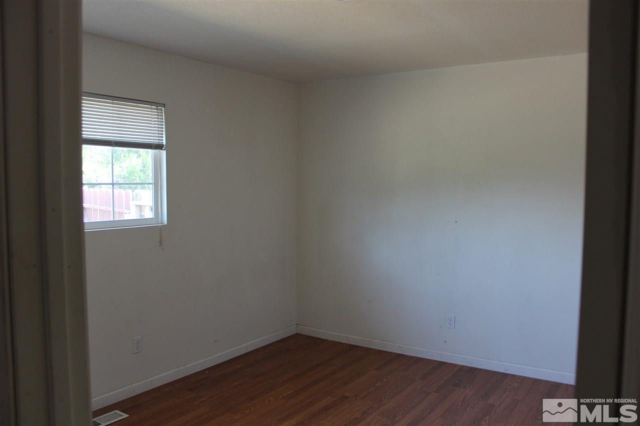 2160 Belcrest Circle Reno, NV 89512 - Photo 8 of 12 Photo 8