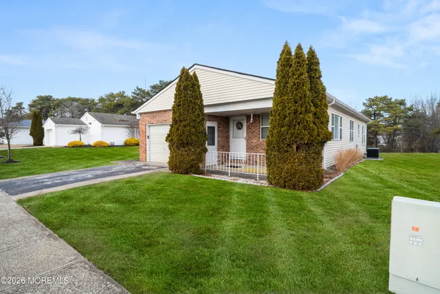 $315,000 | 24 Santiago Drive West, Toms River, NJ 08757