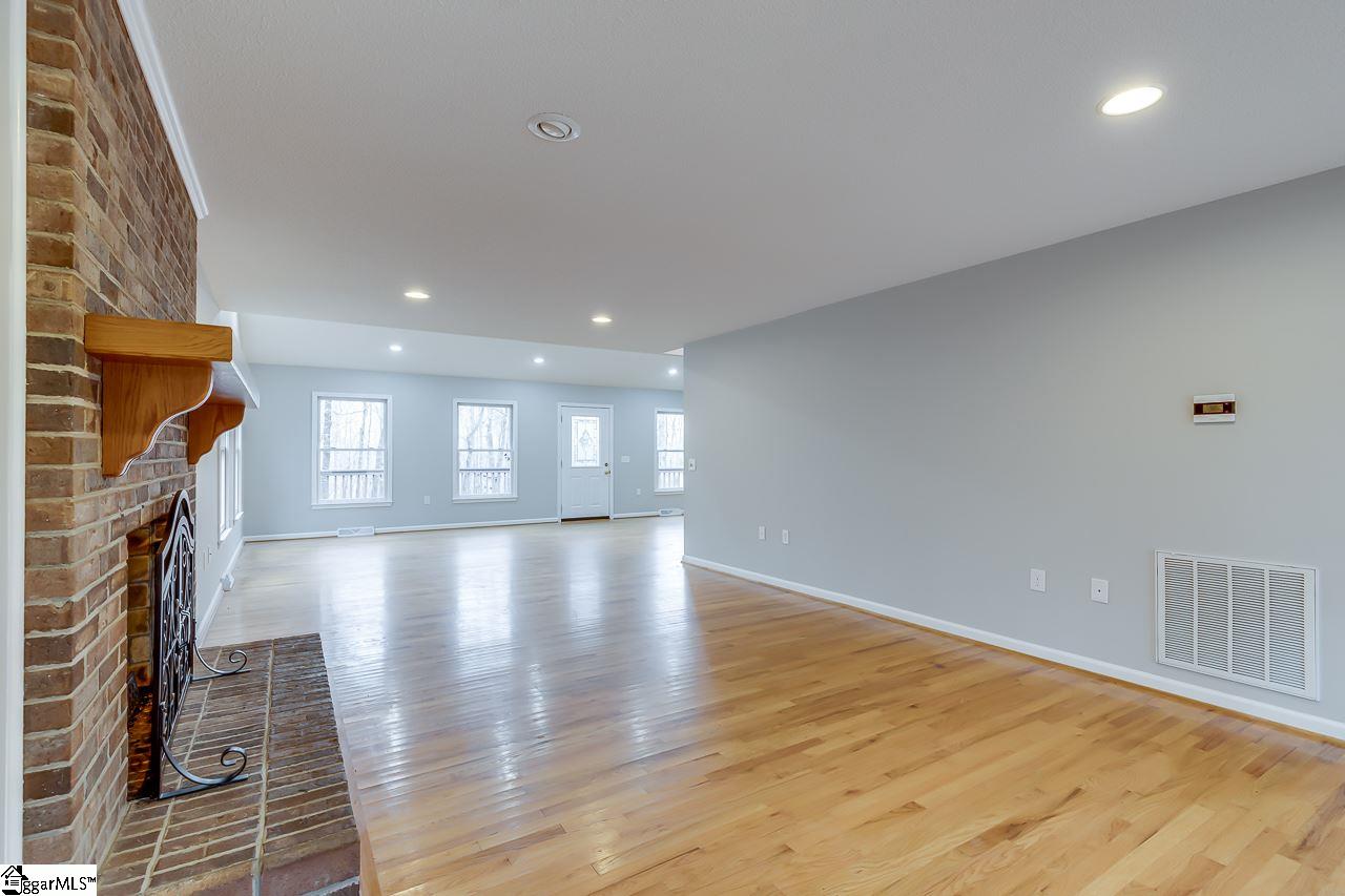 4150 Ridge Road Greer, SC 29651 - Photo 4 of 36
