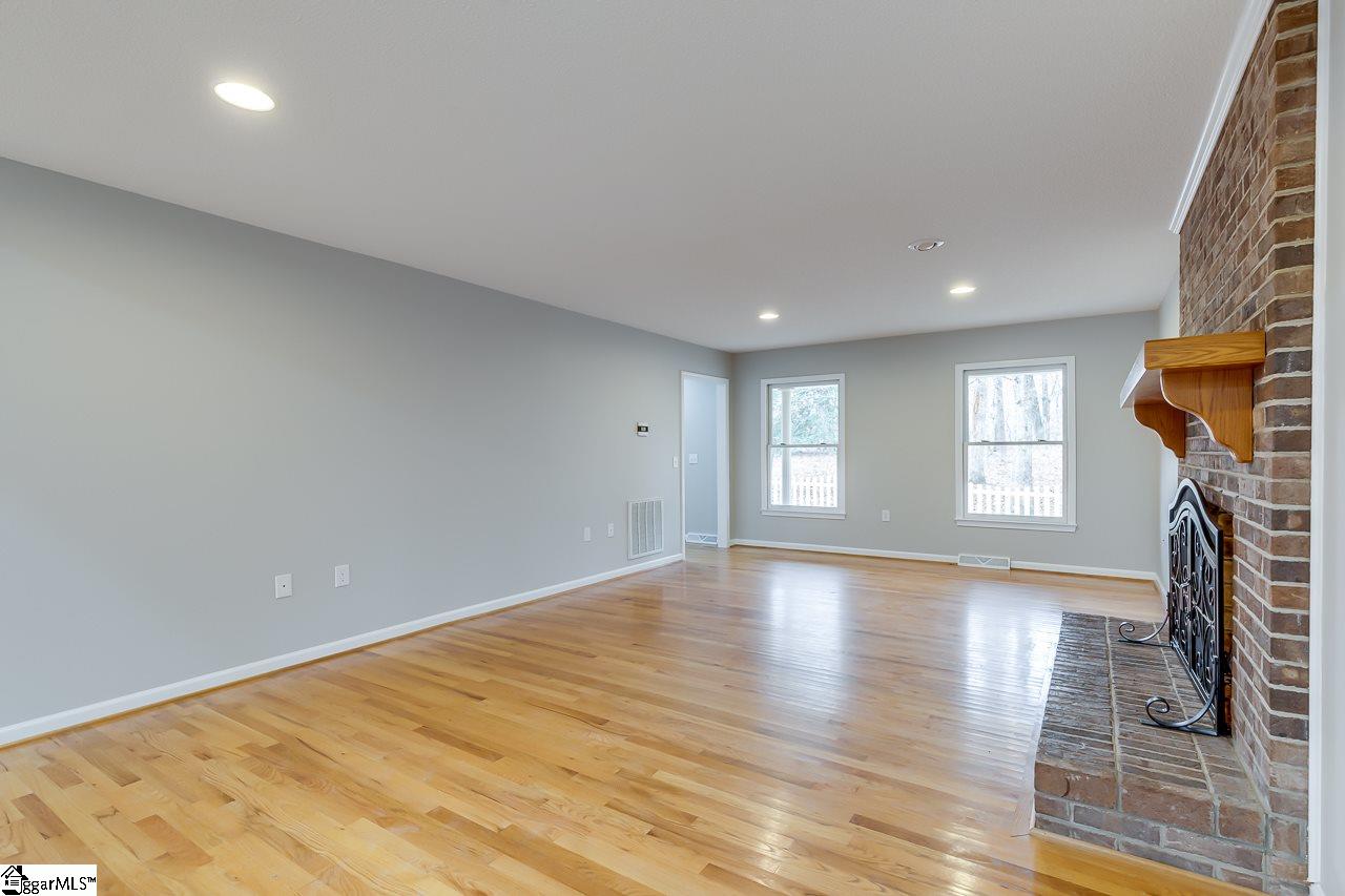 4150 Ridge Road Greer, SC 29651 - Photo 6 of 36