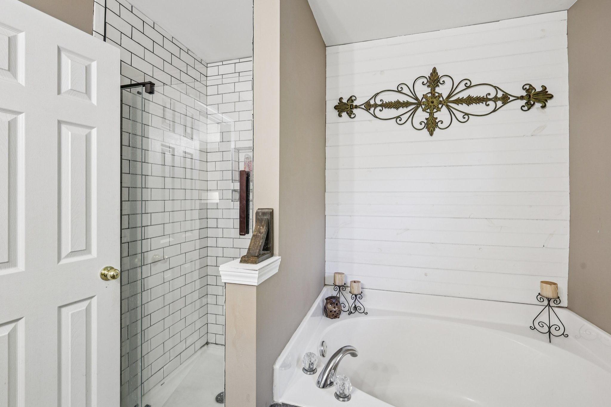 1613 Harrison Way Spring Hill, TN 37174 - Photo 23 of 38 a bathroom with a bathtub