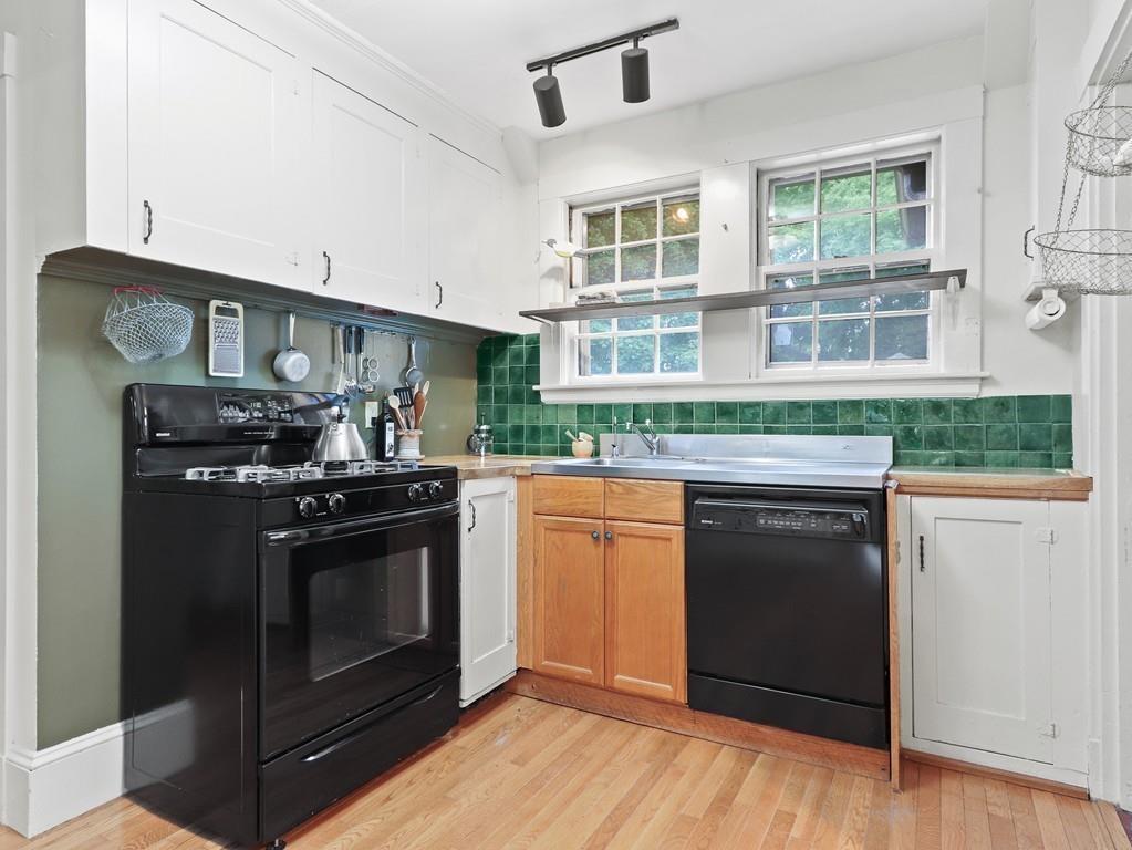 59 Rowena Road Newton, MA 02459 - Photo 8 of 25
