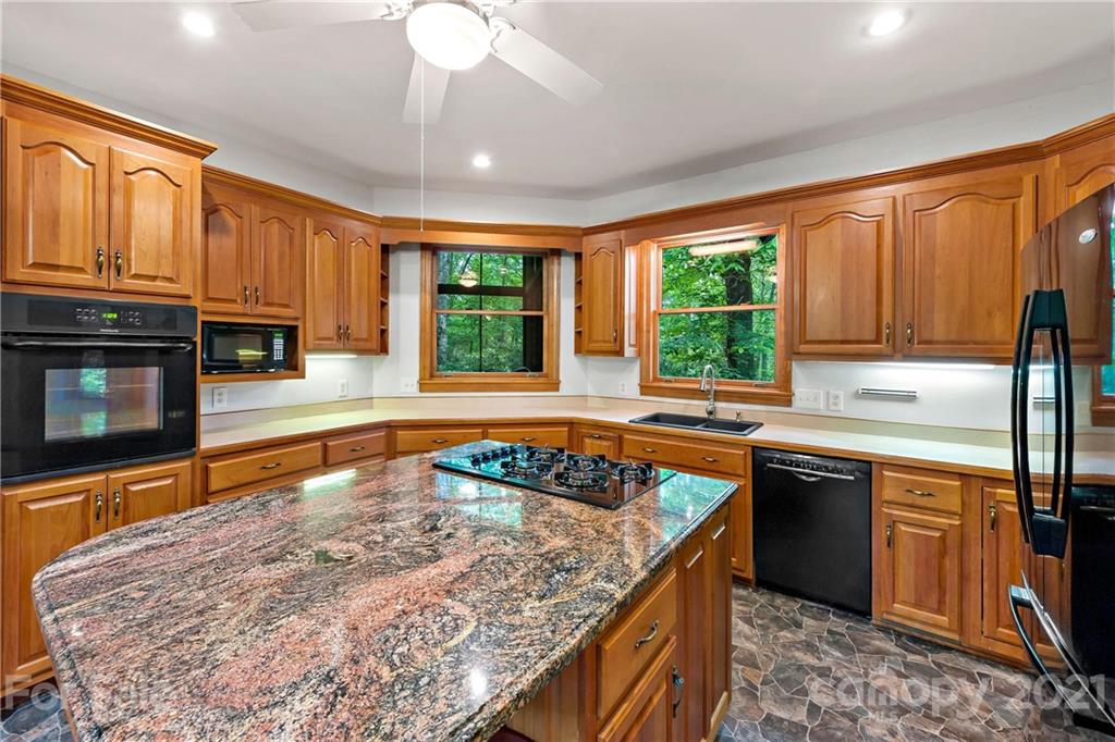 741 Honeycutt Road Marion, NC 28752 - Photo 8 of 27 Gallery Image 8
