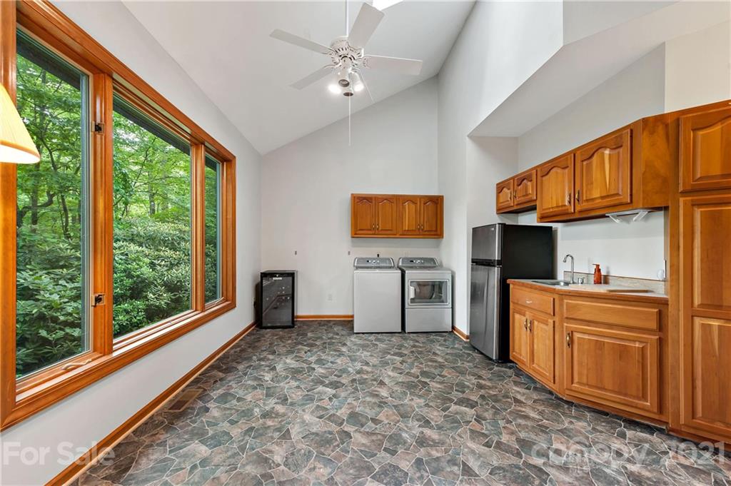 741 Honeycutt Road Marion, NC 28752 - Photo 9 of 27 Gallery Image 9