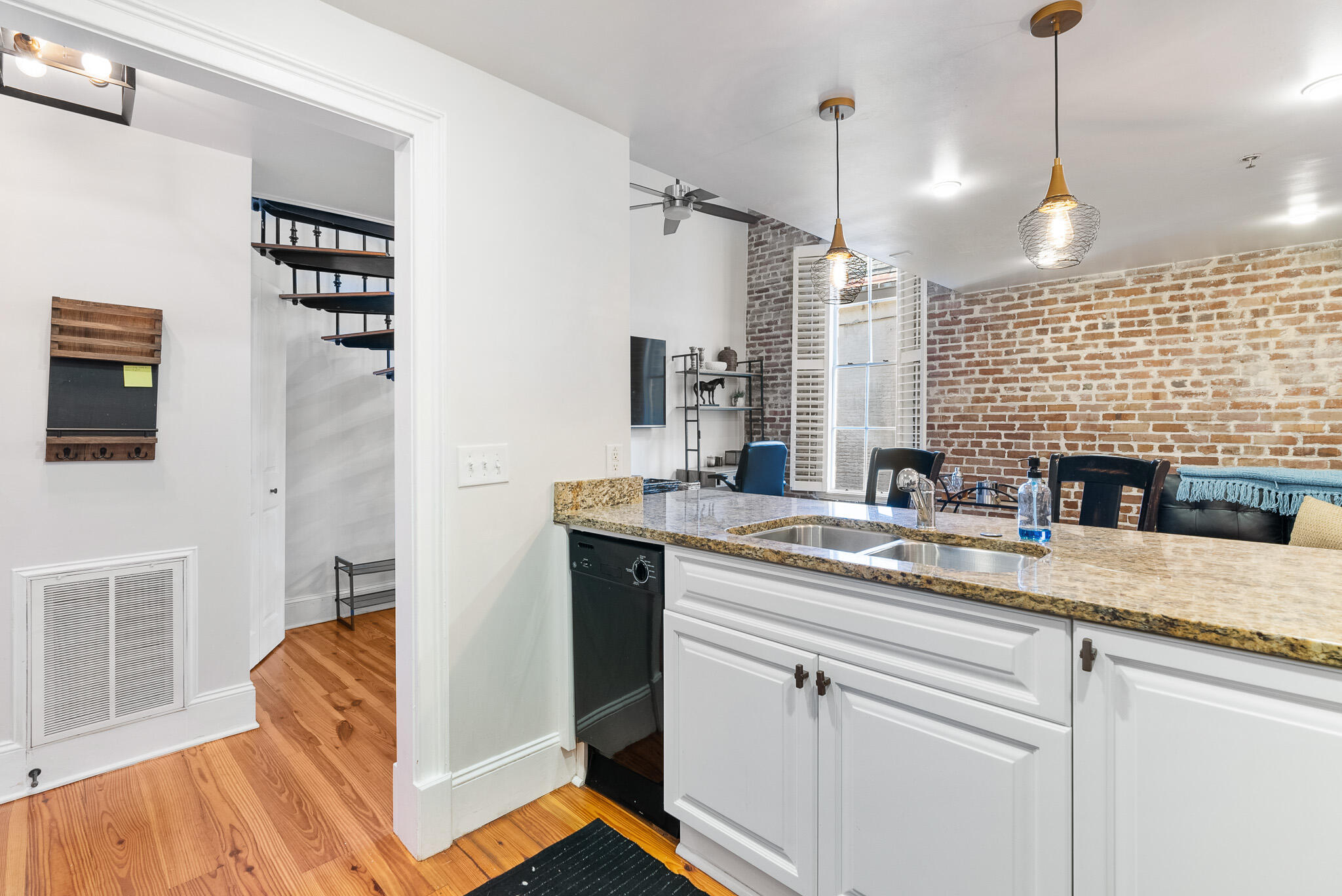 377 King Street, Unit 203 Charleston, SC 29401 - Photo 11 of 36 Kitchen