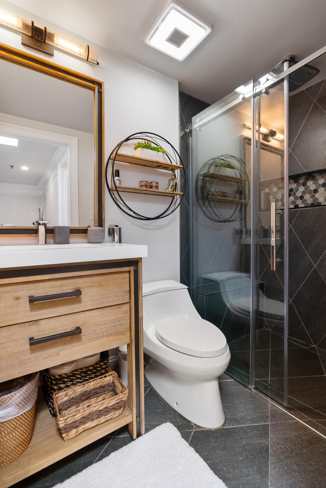 377 King Street, Unit 203 Charleston, SC 29401 - Photo 21 of 36 Bath