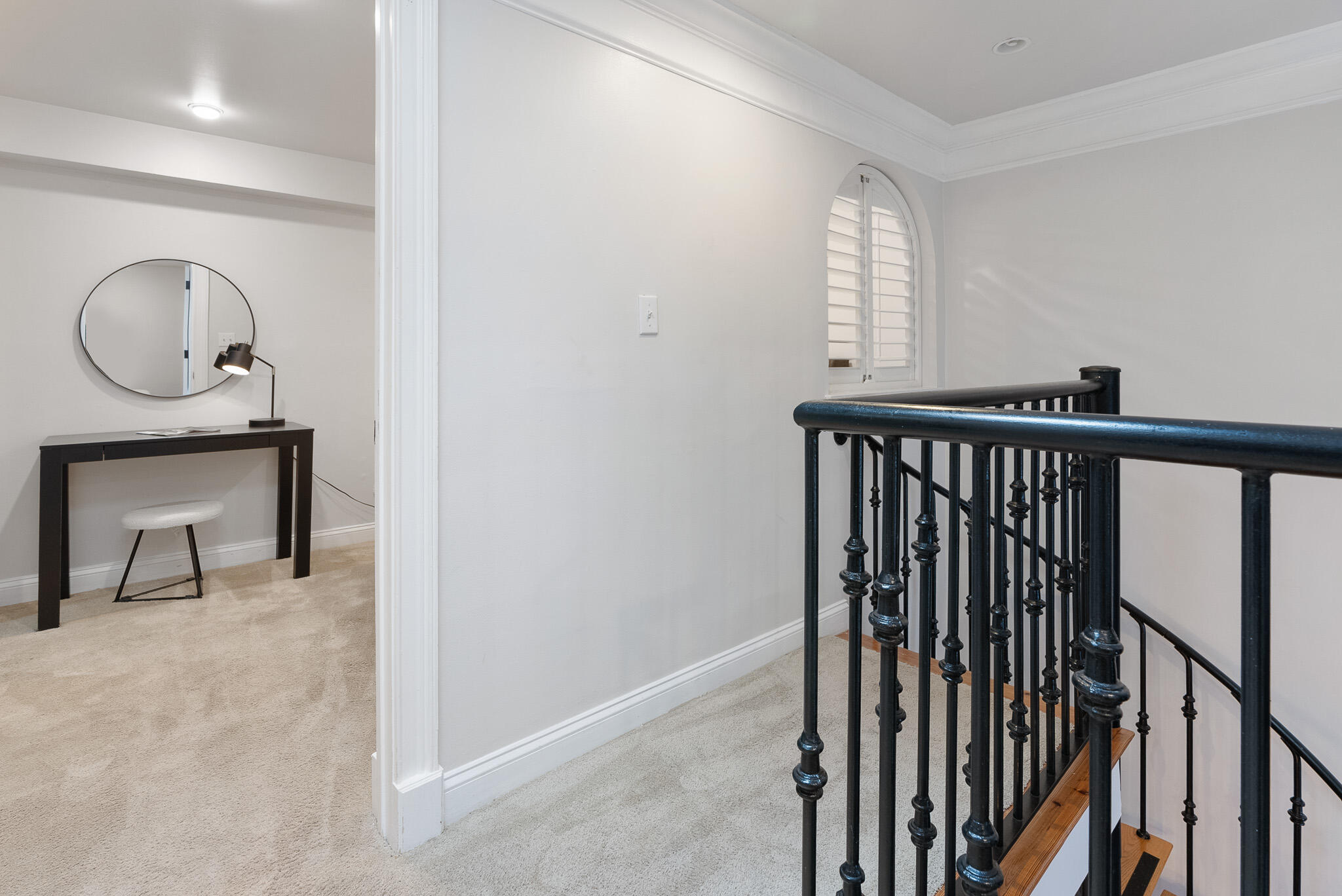 377 King Street, Unit 203 Charleston, SC 29401 - Photo 24 of 36 Upstairs Hall