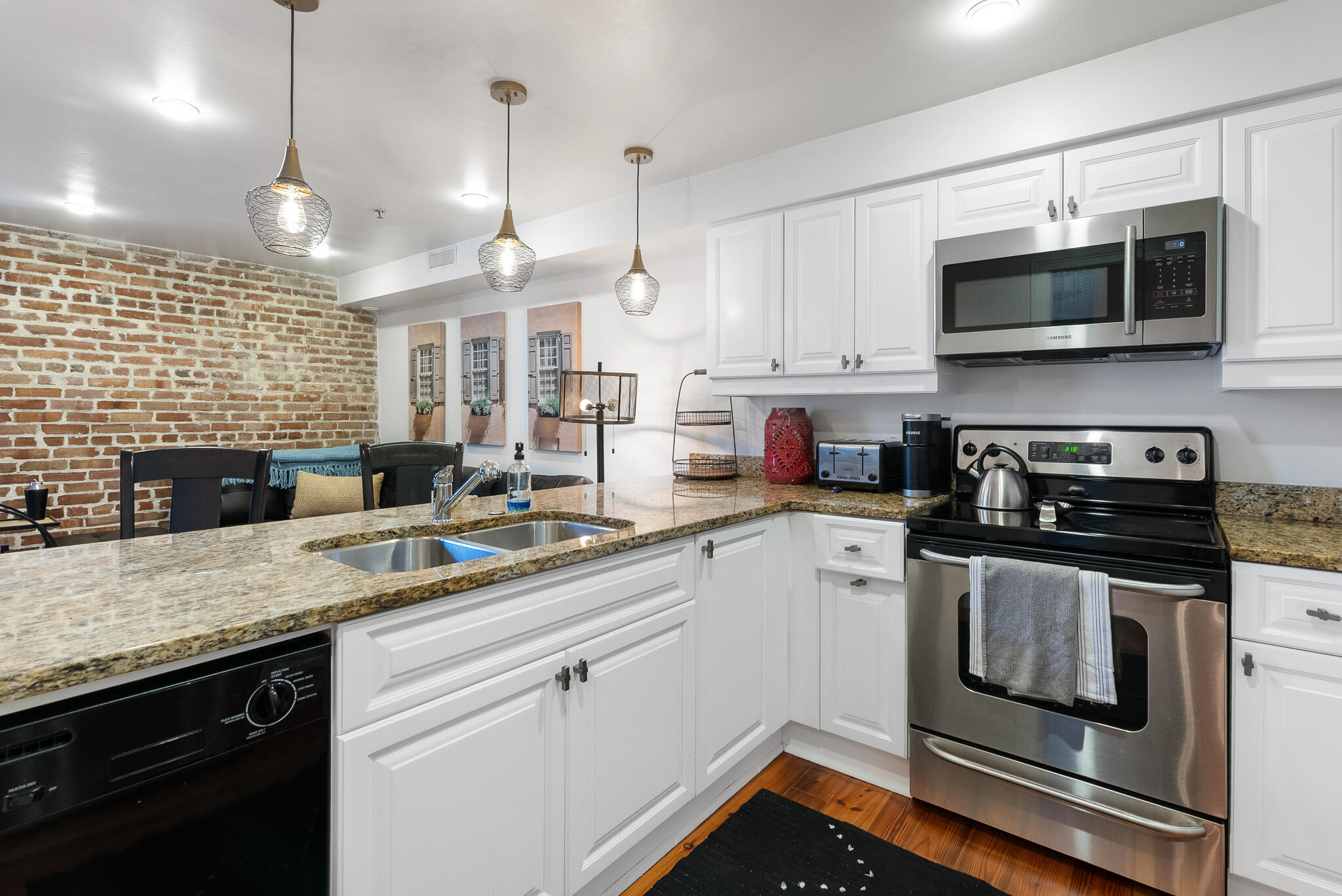377 King Street, Unit 203 Charleston, SC 29401 - Photo 10 of 36 Kitchen