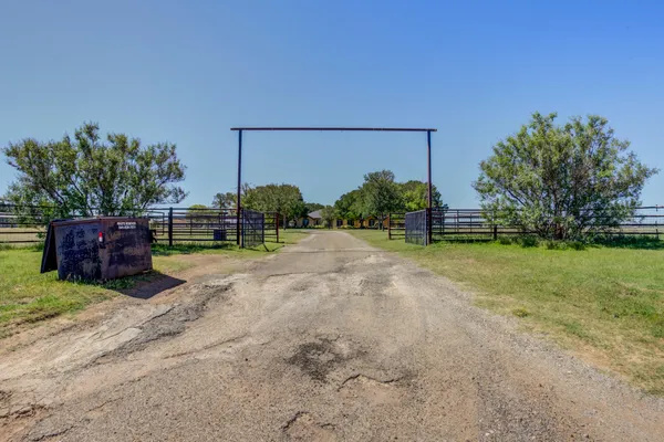 $1,450,000 | 9009 County Road 7500, Wolfforth, TX 79382