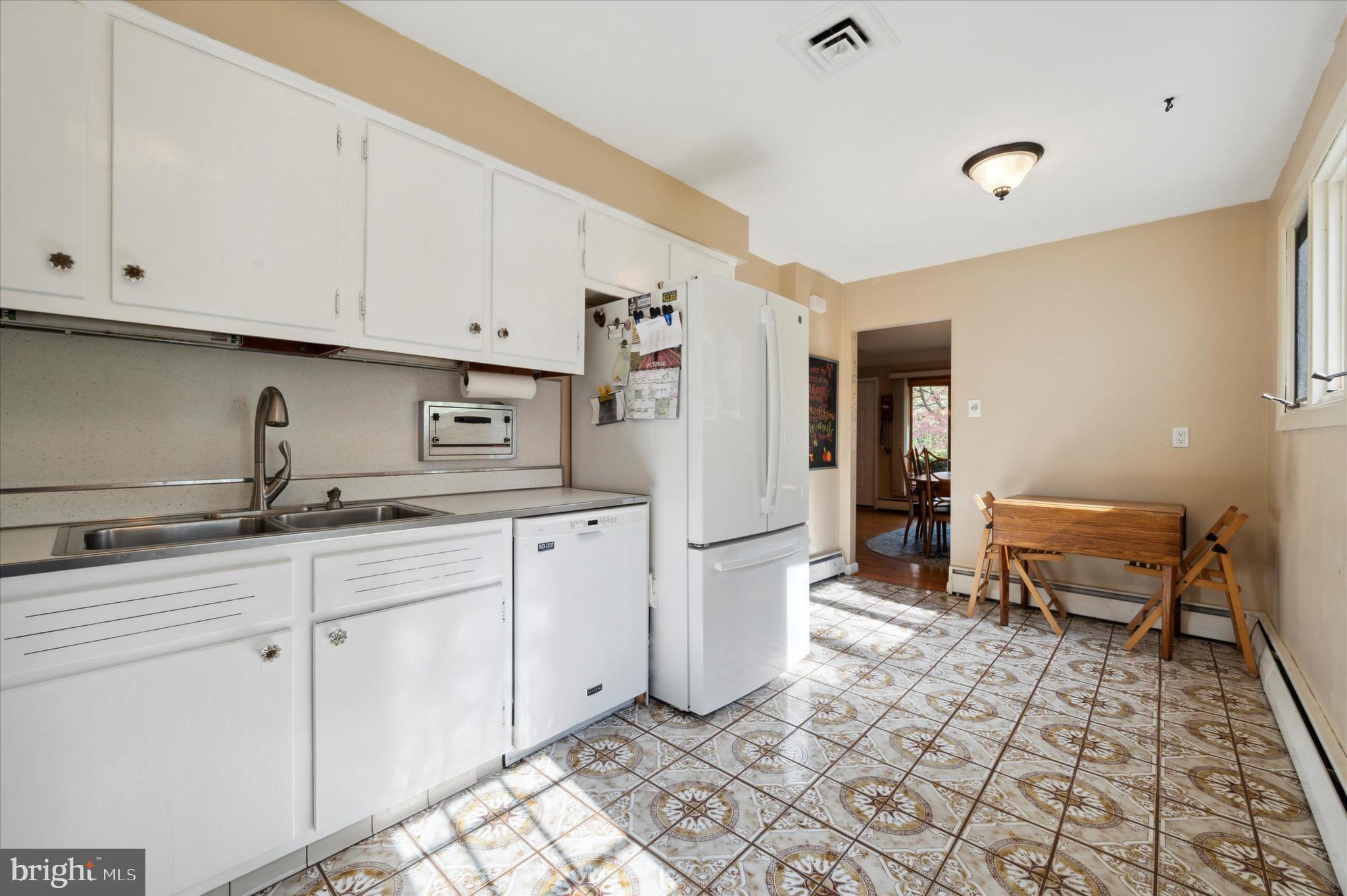 300 North Malin Road Broomall, PA 19008 - Photo 9 of 18