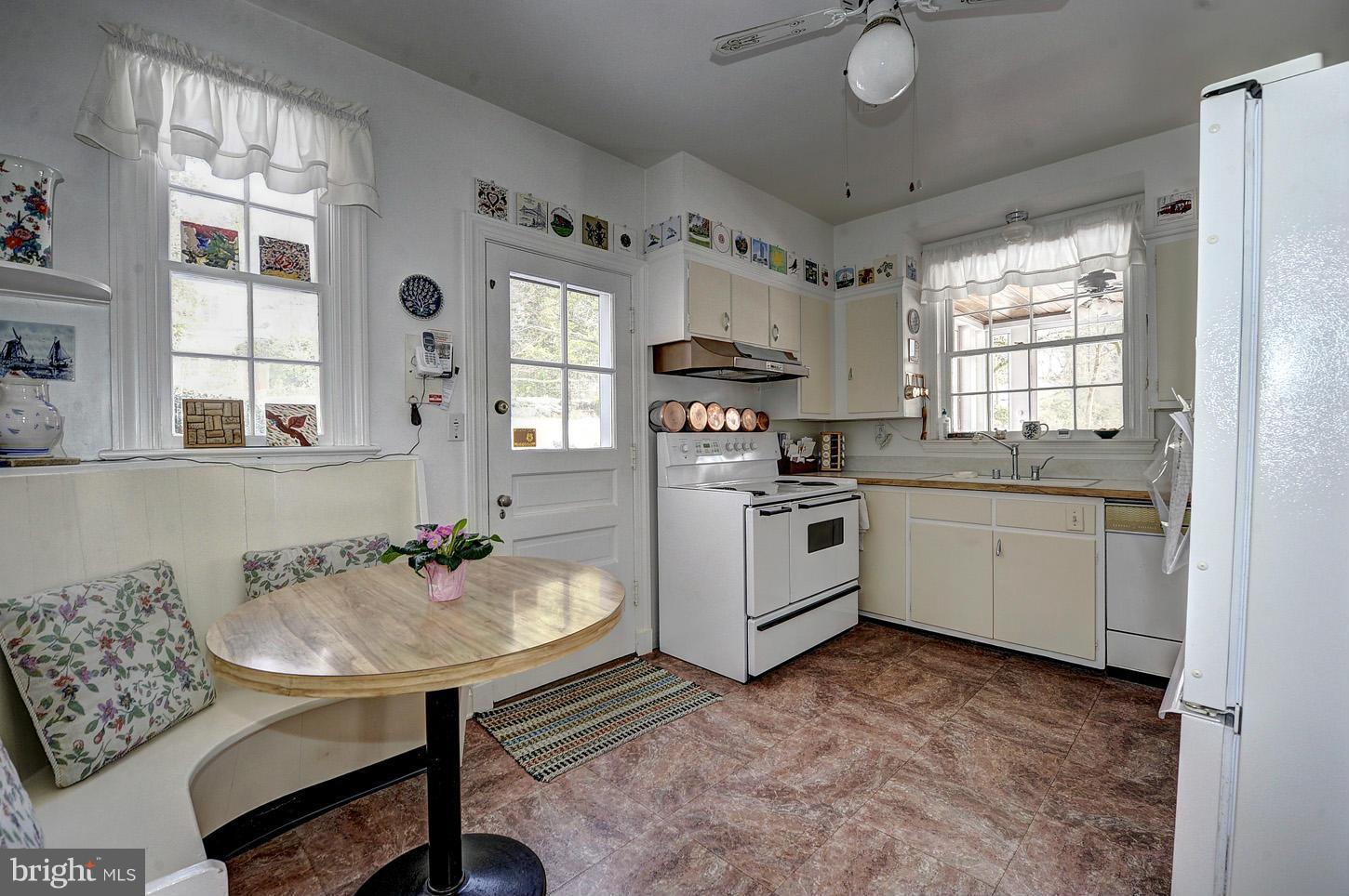 9701 Elrod Road Kensington, MD 20895 - Photo 11 of 30 Kitchen