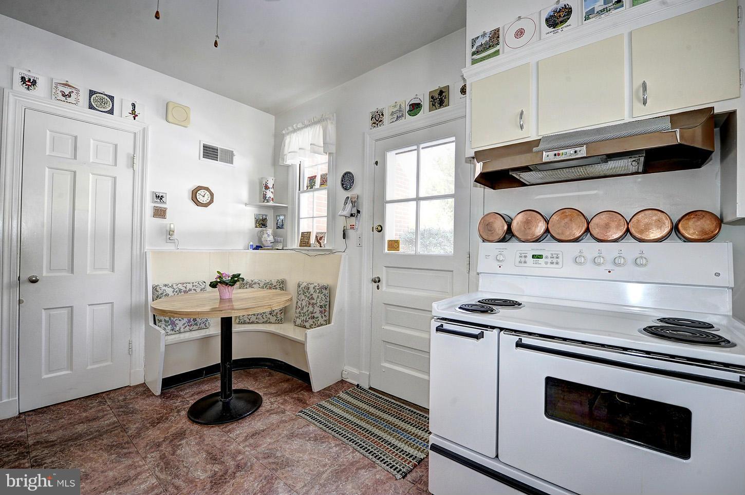 9701 Elrod Road Kensington, MD 20895 - Photo 12 of 30 Kitchen
